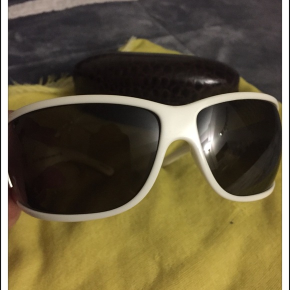 Ralp Lauren Sunglasses - Picture 6 of 7